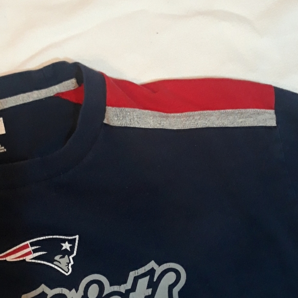 NFL  Patriots top - Picture 5 of 8